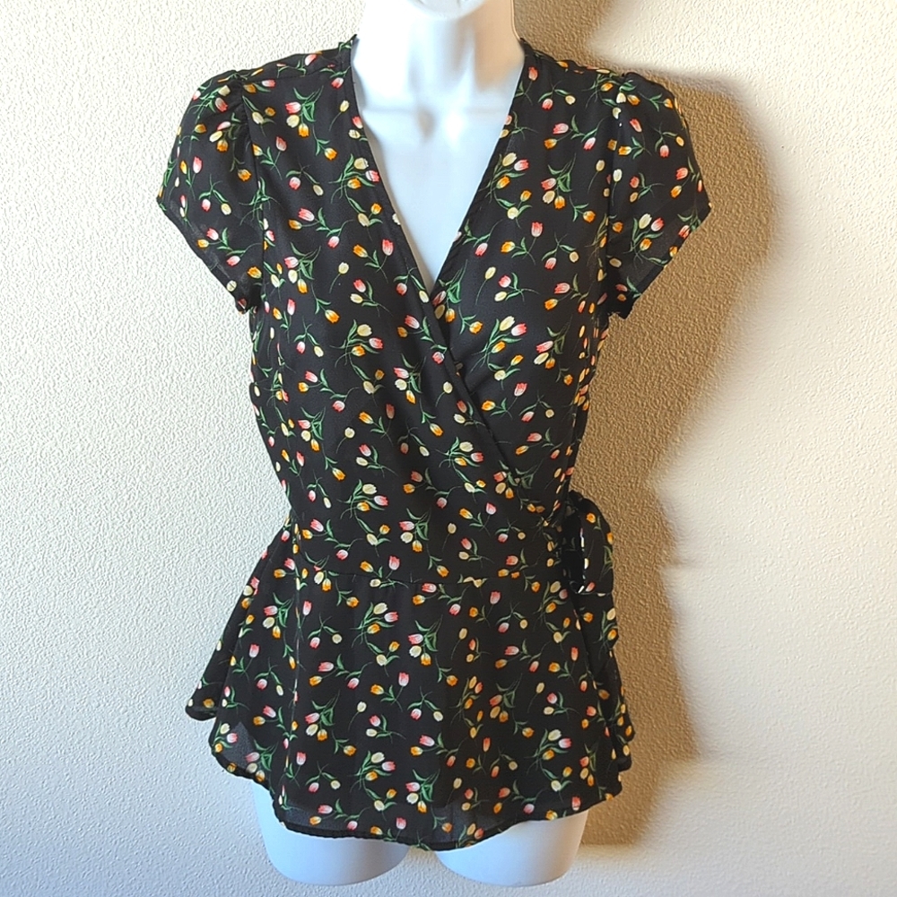 Eva Rose wrap top tulip print